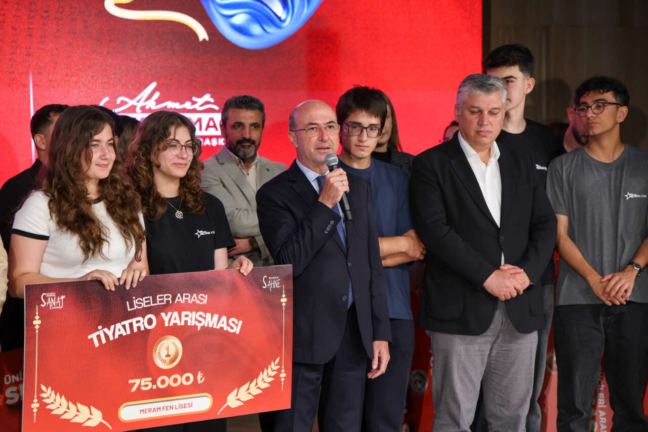 Selçuklu Sahne Yarışmalarında büyük final! Genç yıldızlar ödüllerini aldı 18