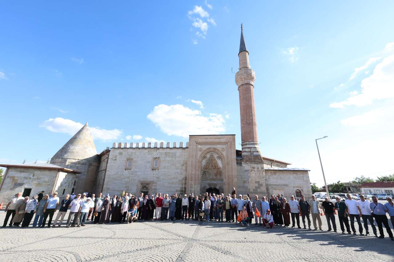 Konya Büyükşehir’den emeklilere ücretsiz kültür turu! İlk gezi tamamlandı 10