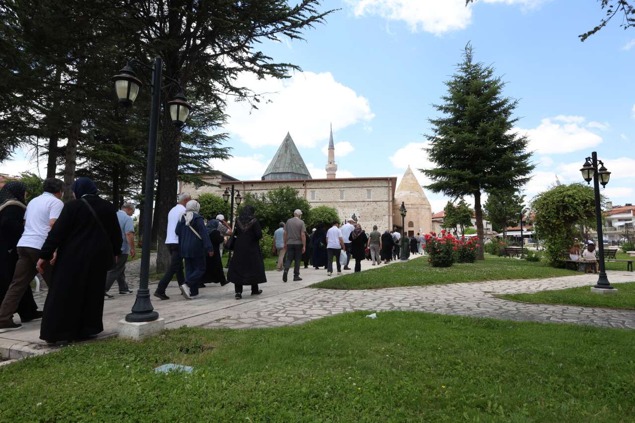 Konya Büyükşehir’den emeklilere ücretsiz kültür turu! İlk gezi tamamlandı 9