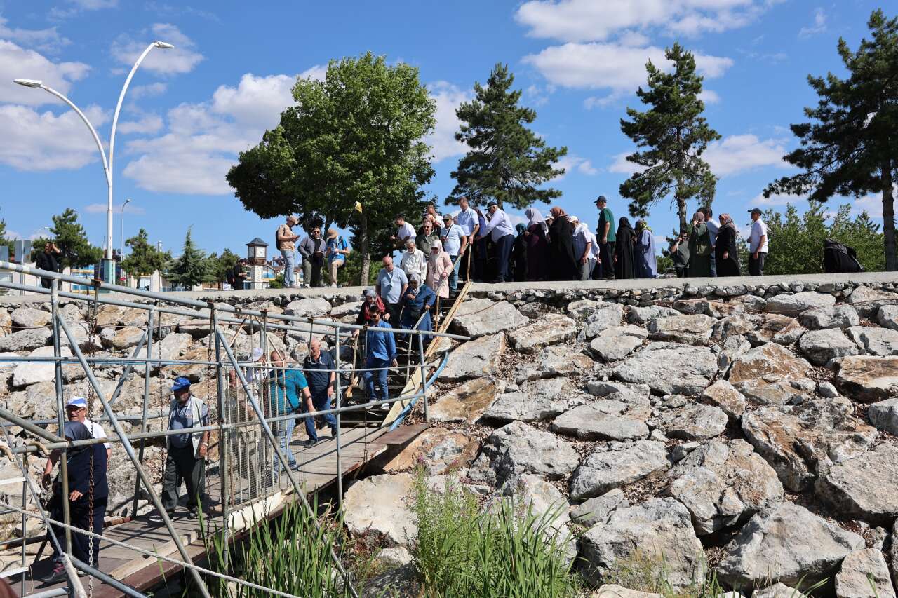 Konya Büyükşehir’den emeklilere ücretsiz kültür turu! İlk gezi tamamlandı 12