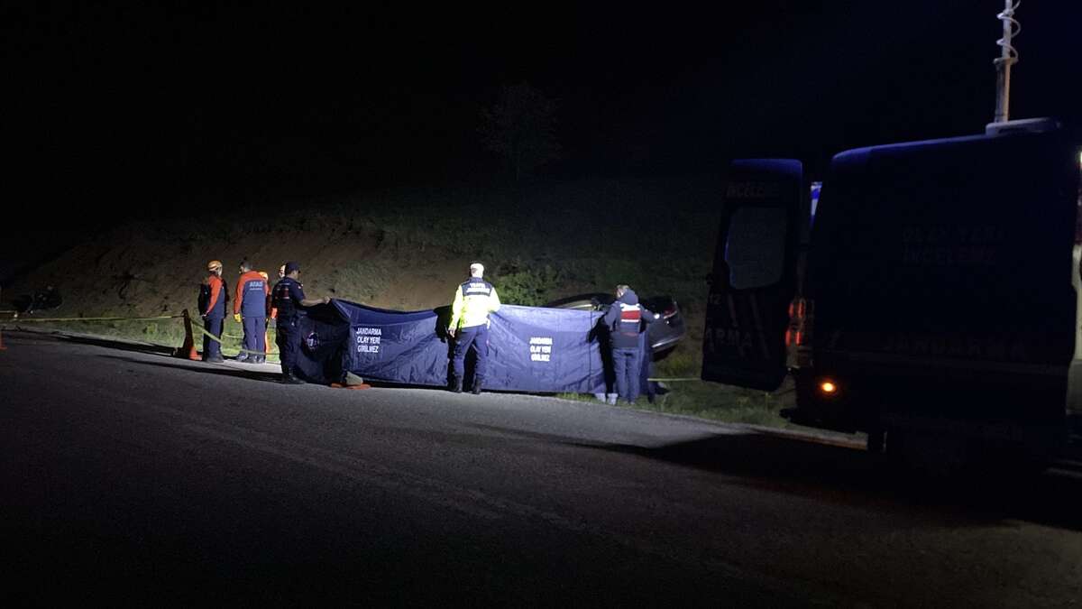 Feci kazada bir aile yok oldu! 3 ölü, 2 yaralı var 14