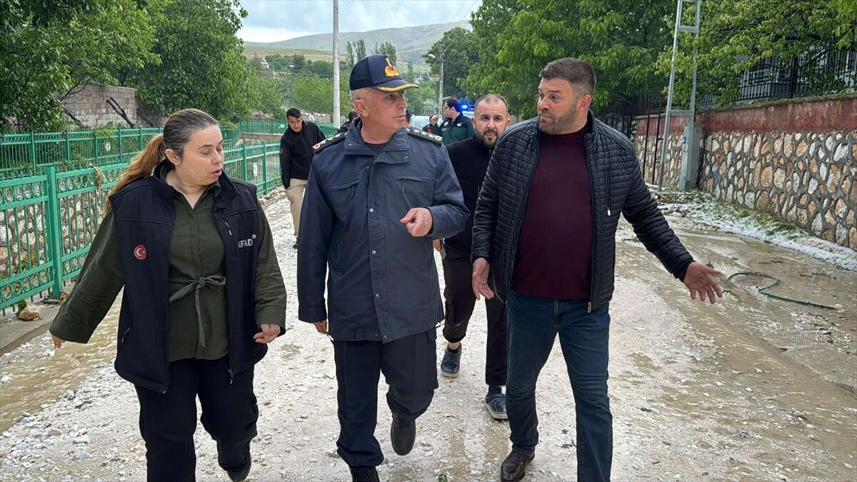 Sel felaketi yaşanan ilimizde araçlar suya kapıldı, can kaybı var 12