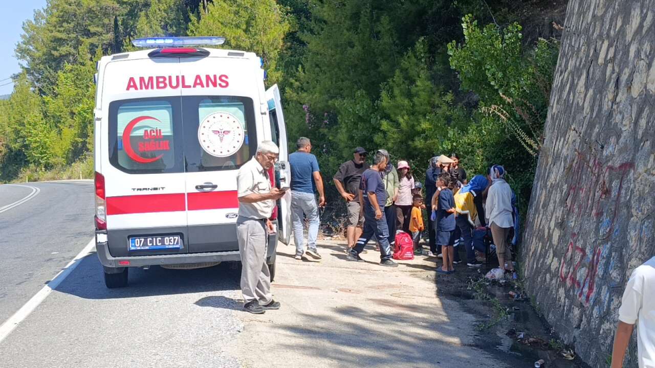 Tatilden dönen Konyalı ailenin otomobili alev alev yandı! Faciadan kıl payı kurtuldular 9