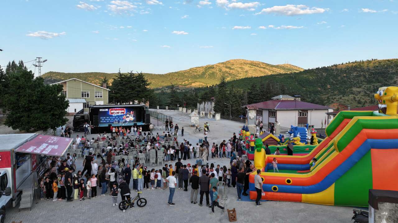 Konya'da ücretsiz açık hava sineması! İlçe ilçe geziyor 4