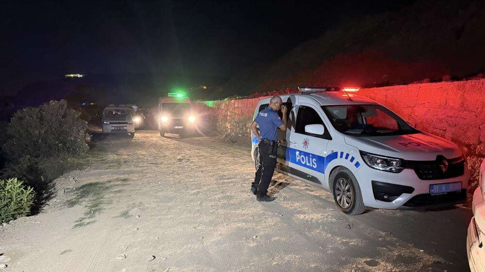 Araçla gittikleri tepede kurşun yağdı! 3 kişi öldü 8