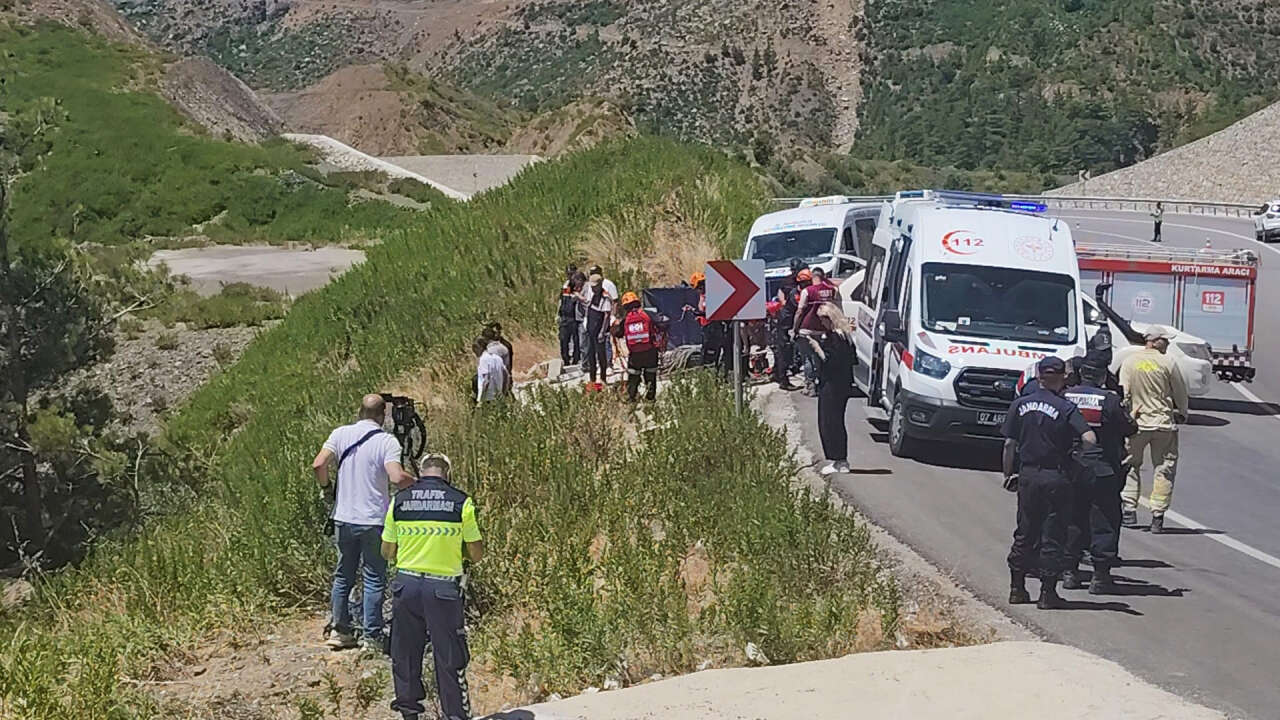 Konya yolunda 5 cana mal olan kaza nasıl oldu? Vali ilk bulguları açıkladı 8
