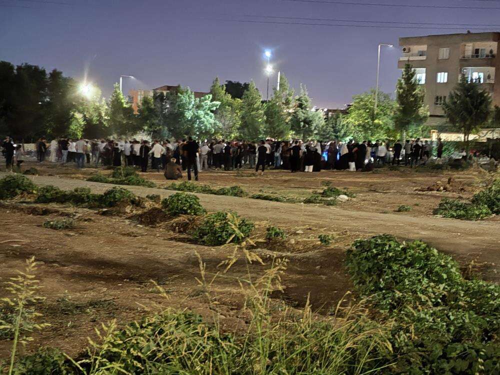 Mezarlık ziyaretinde kanlı pusu! Baba, oğlu ve yeğeni öldürüldü 8