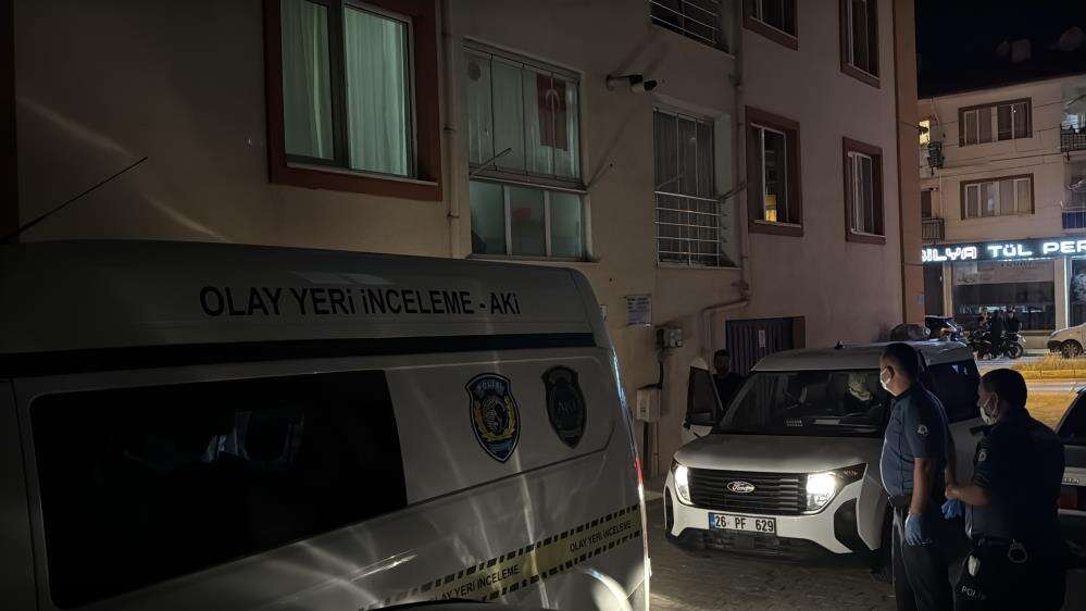 Kötü koku tüm sokağı sarınca komşular öldüğünü anladı 9