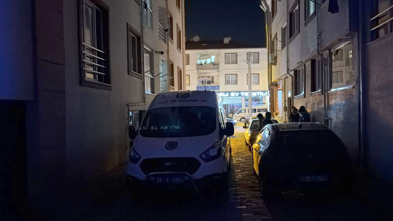 Kötü koku tüm sokağı sarınca komşular öldüğünü anladı 3