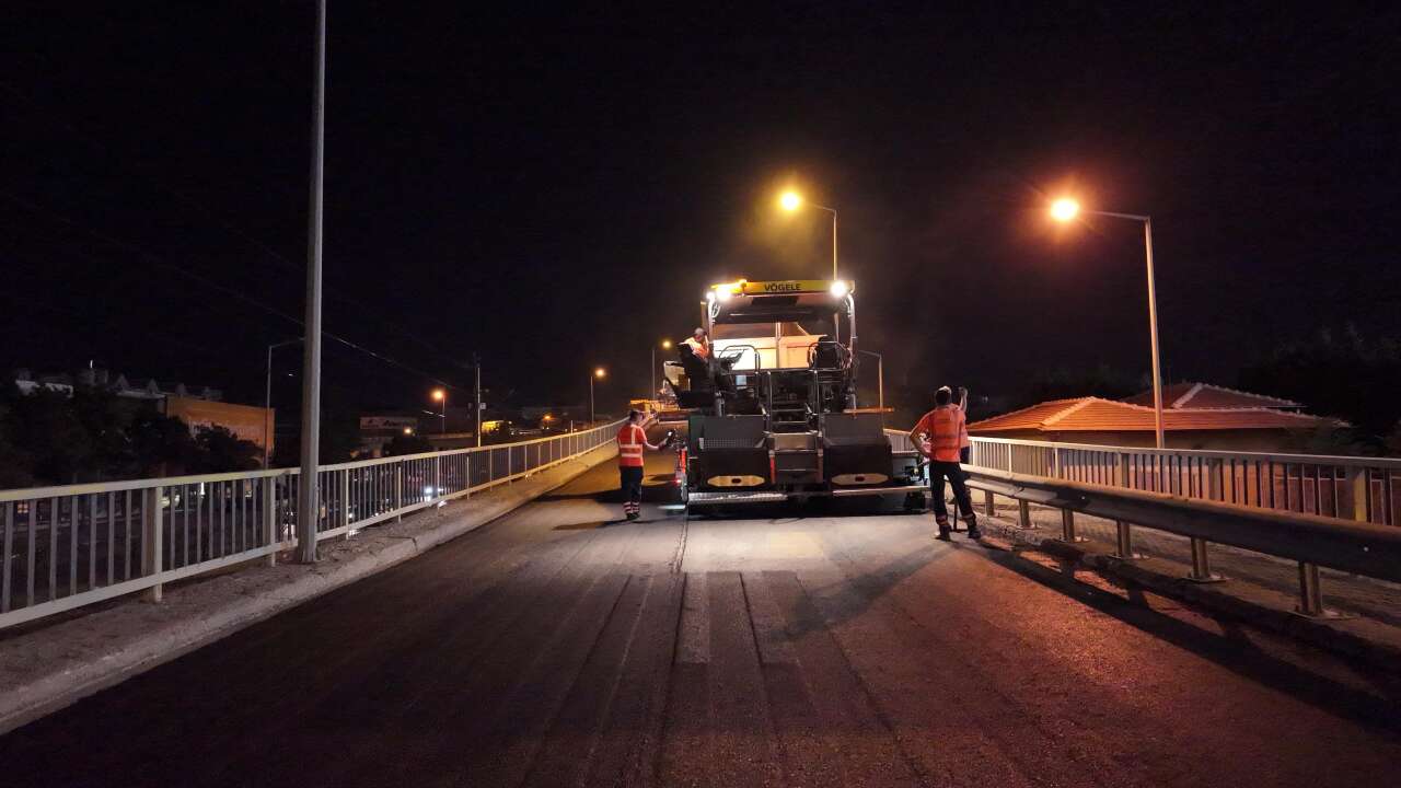 Konya’da binlerce sürücünün geçtiği üst geçit 600 ton asfaltla yenilendi 5