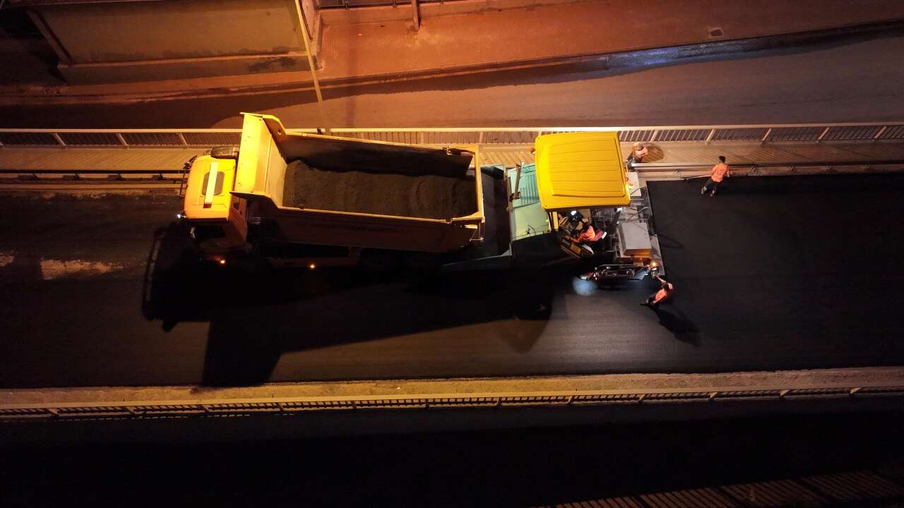 Konya’da binlerce sürücünün geçtiği üst geçit 600 ton asfaltla yenilendi 3