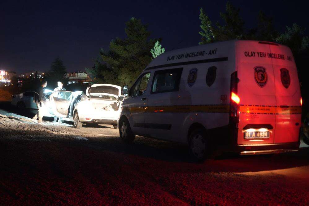 Husumetliler görüşmek için buluştu, biri getirdiği tüfeği ateşledi 6