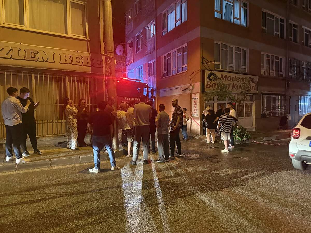 Alevler evi sardı, acı haber geldi! Babanın feryadı yürek dağladı 15