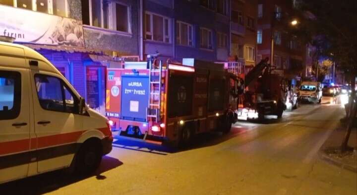 Alevler evi sardı, acı haber geldi! Babanın feryadı yürek dağladı 9