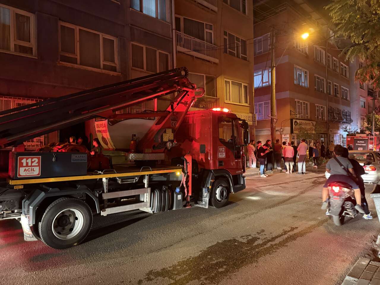 Alevler evi sardı, acı haber geldi! Babanın feryadı yürek dağladı 4