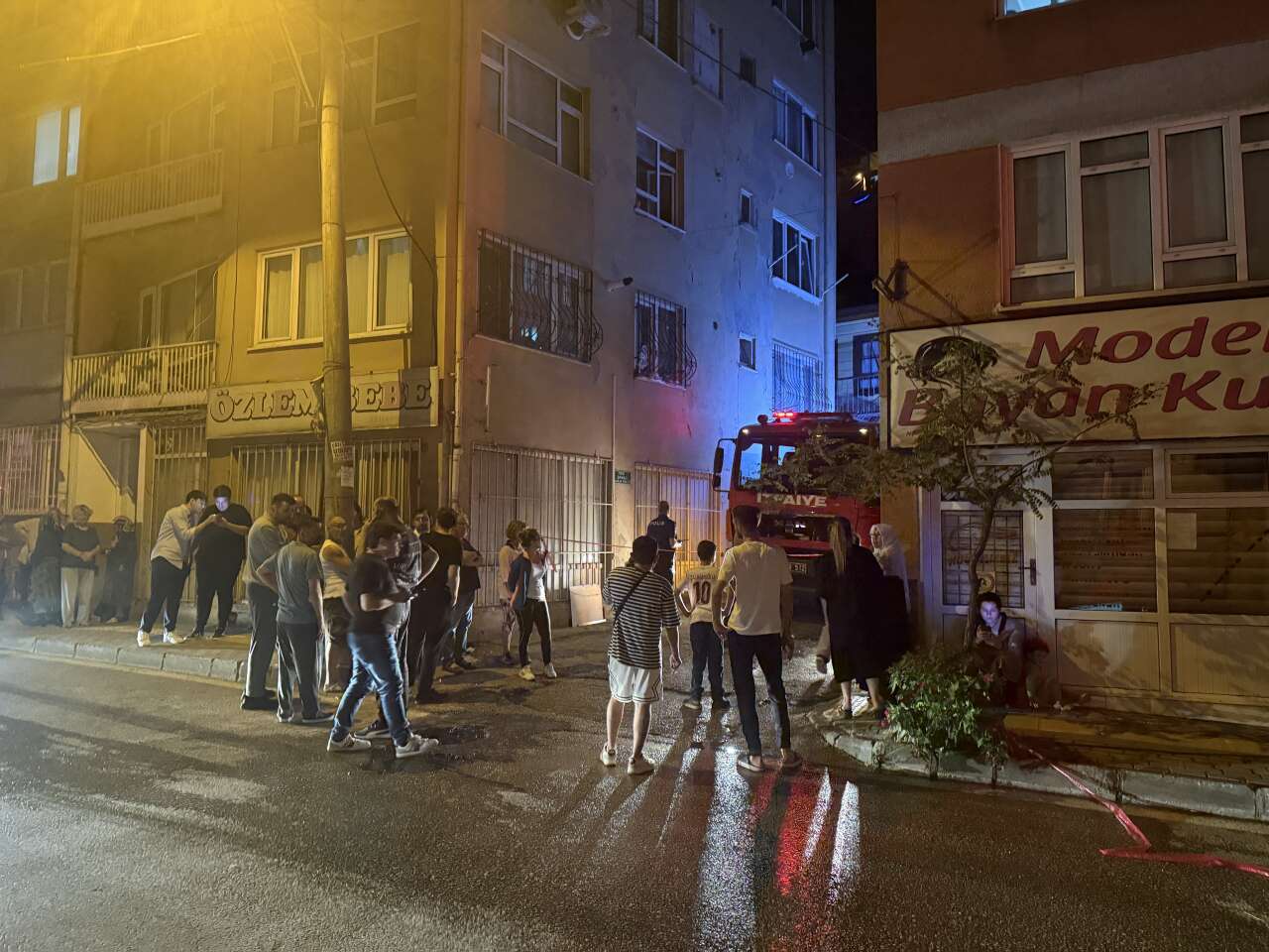 Alevler evi sardı, acı haber geldi! Babanın feryadı yürek dağladı 6