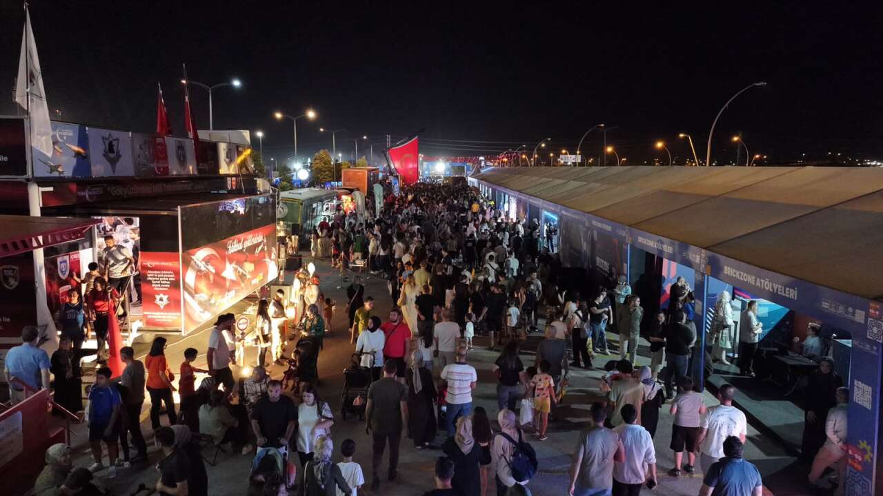 Konya semalarında nefes kesen gösteri! Binlerce kişi hayranlıkla izledi 28