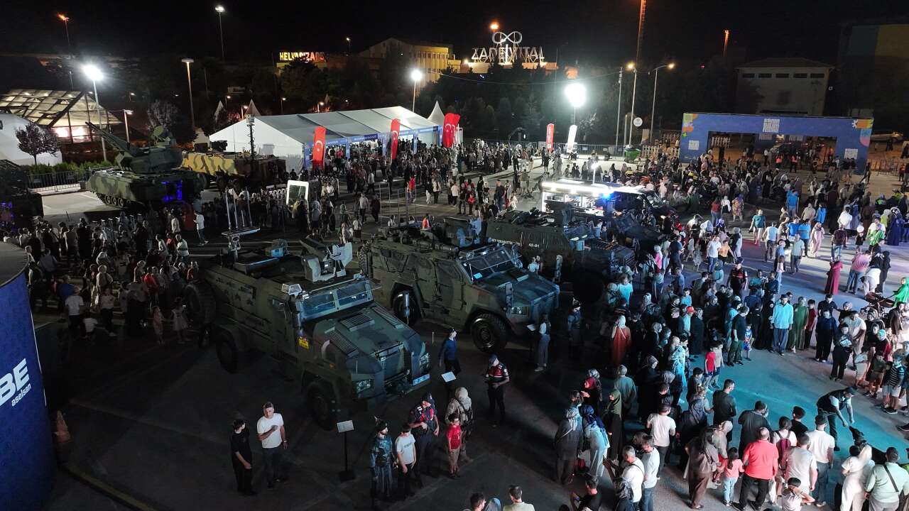 Konya semalarında nefes kesen gösteri! Binlerce kişi hayranlıkla izledi 23