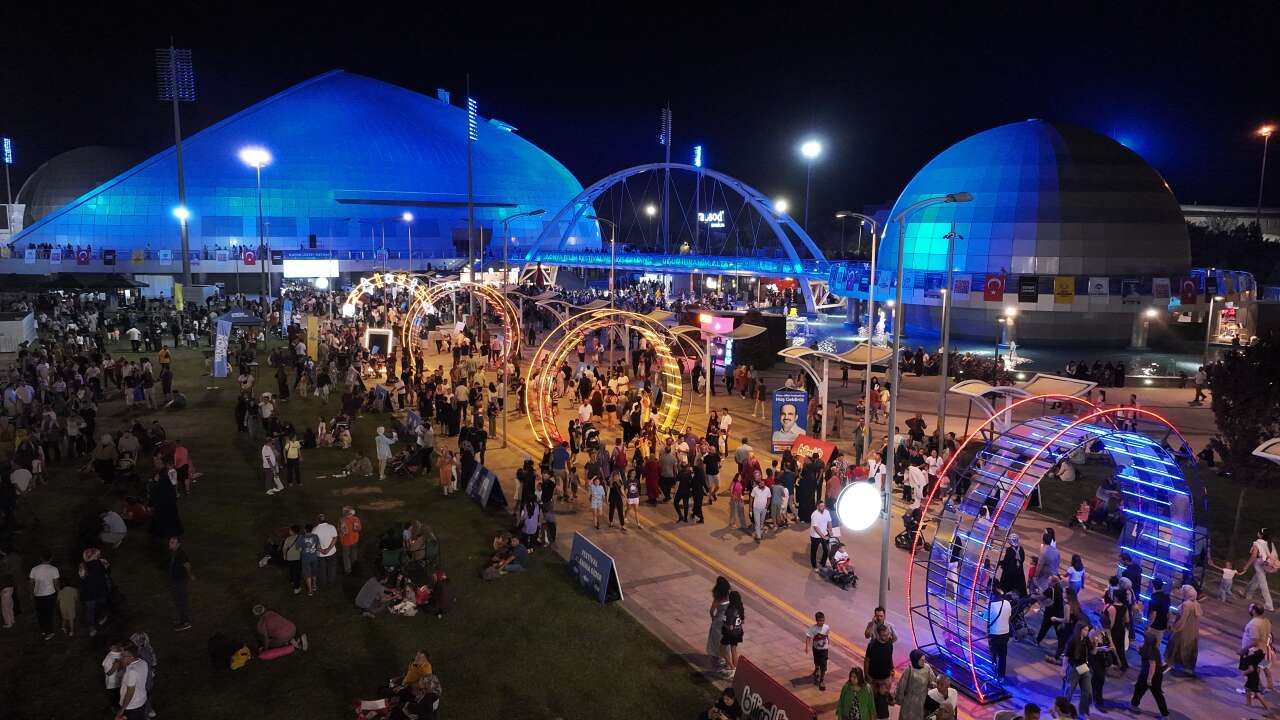 Konya semalarında nefes kesen gösteri! Binlerce kişi hayranlıkla izledi 19