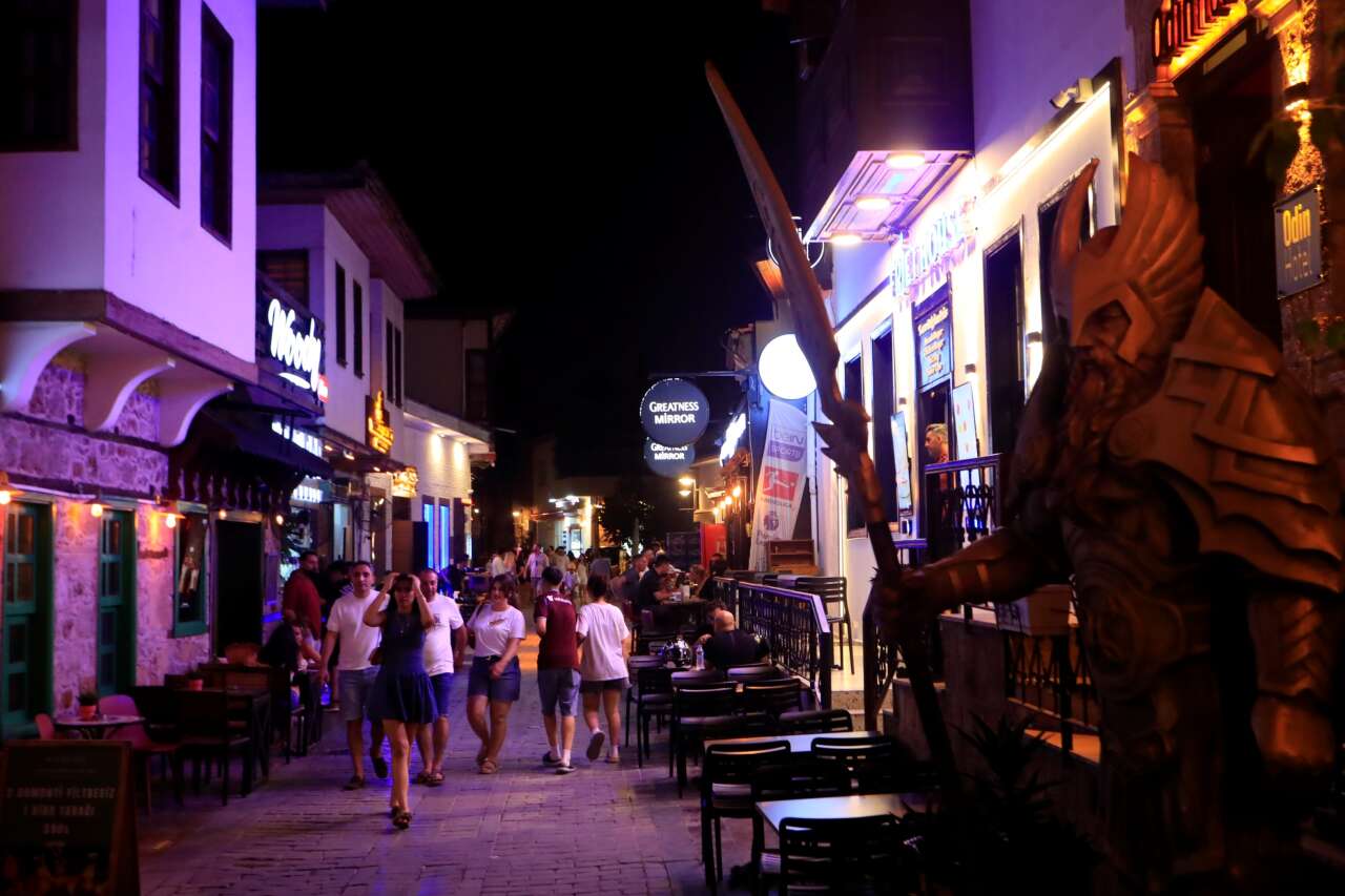 Bu ilçede gece gündüz farkı şaşırtıyor! Nüfusu 100 katına çıkıyor 6
