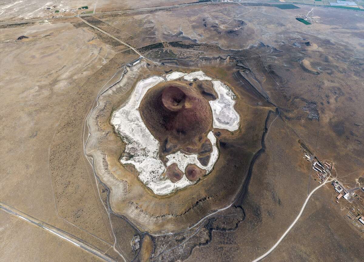 Konya’da bozkırın ortasında milyonlarca yıllık izler! Görenleri şaşırtıyor 10