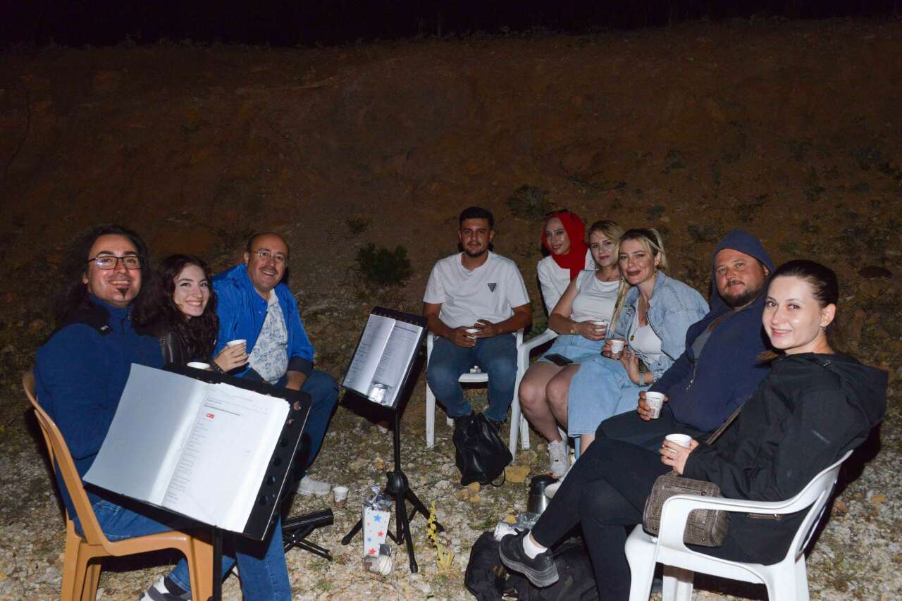 Konya’da meteor yağmuru gecesi! Gençler ve aileler Kızılören’de buluştu 3