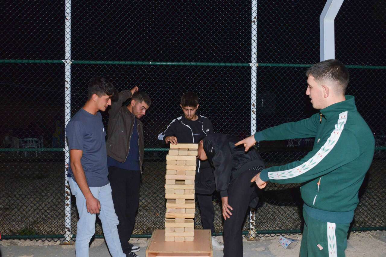Konya’da meteor yağmuru gecesi! Gençler ve aileler Kızılören’de buluştu 12
