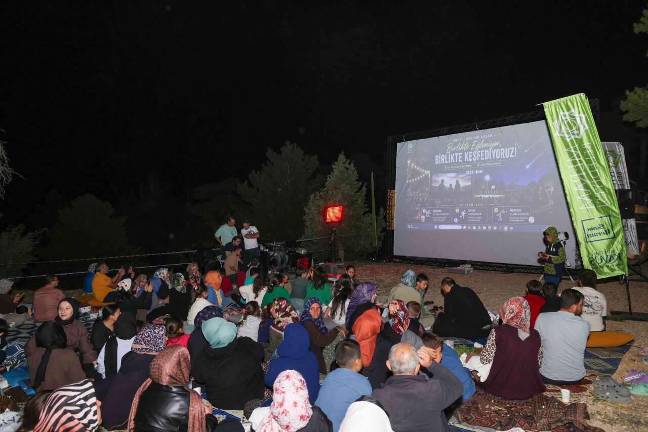 Konya’da meteor yağmuru gecesi! Gençler ve aileler Kızılören’de buluştu 8
