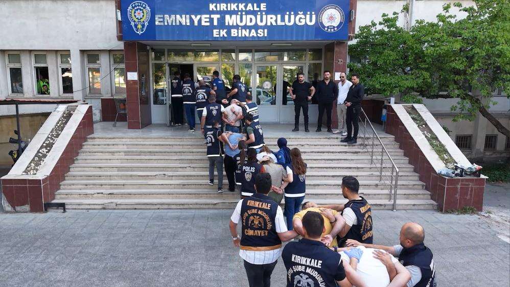 Cesedi 7 parçaya ayrılıp dondurucuda saklanmıştı! 12 yıllık cinayette 13 tutuklama 1