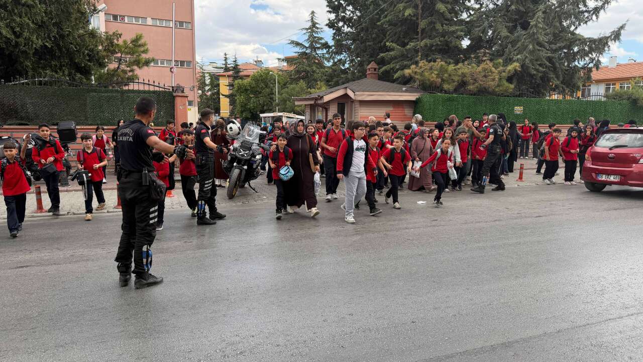 Konya’da okul çıkışlarında yeni uygulama! Zabıta ekipleri göreve başladı 2