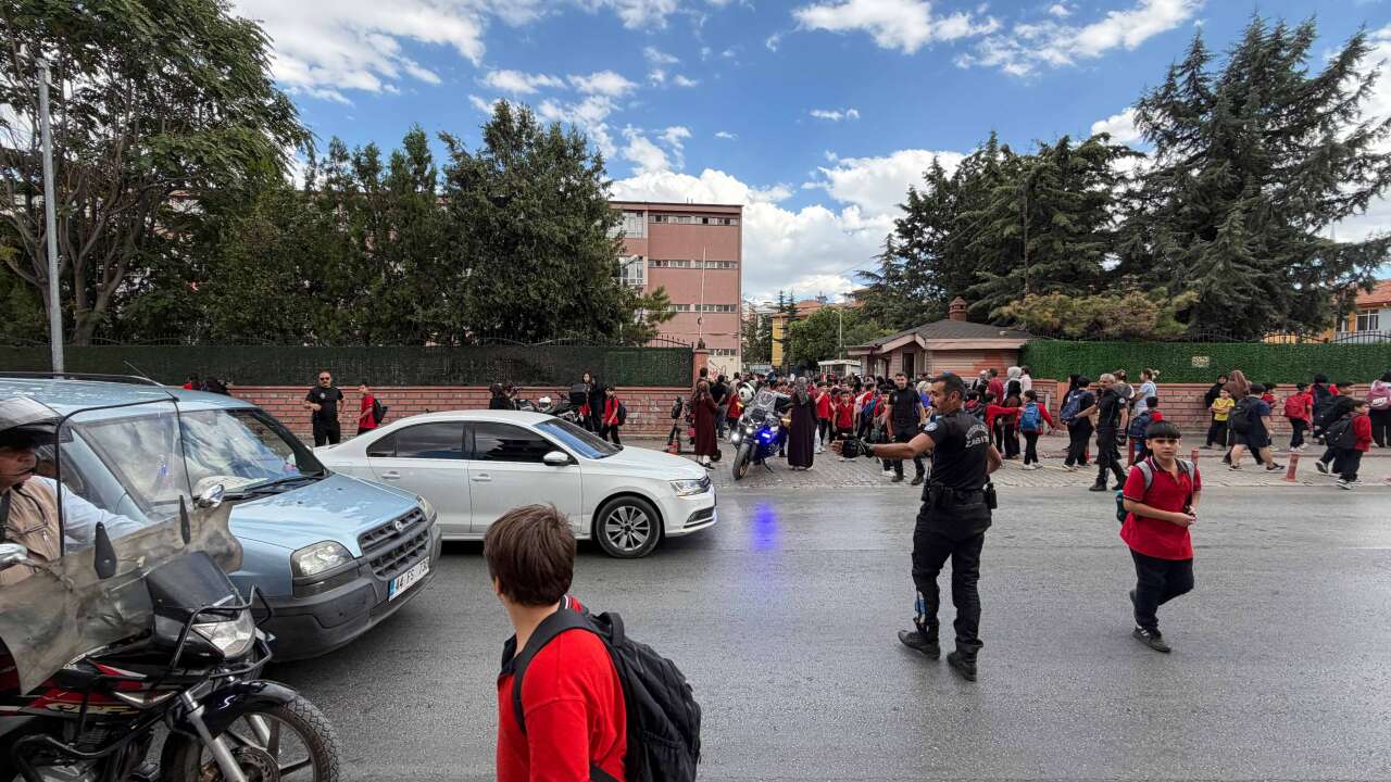 Konya’da okul çıkışlarında yeni uygulama! Zabıta ekipleri göreve başladı 9