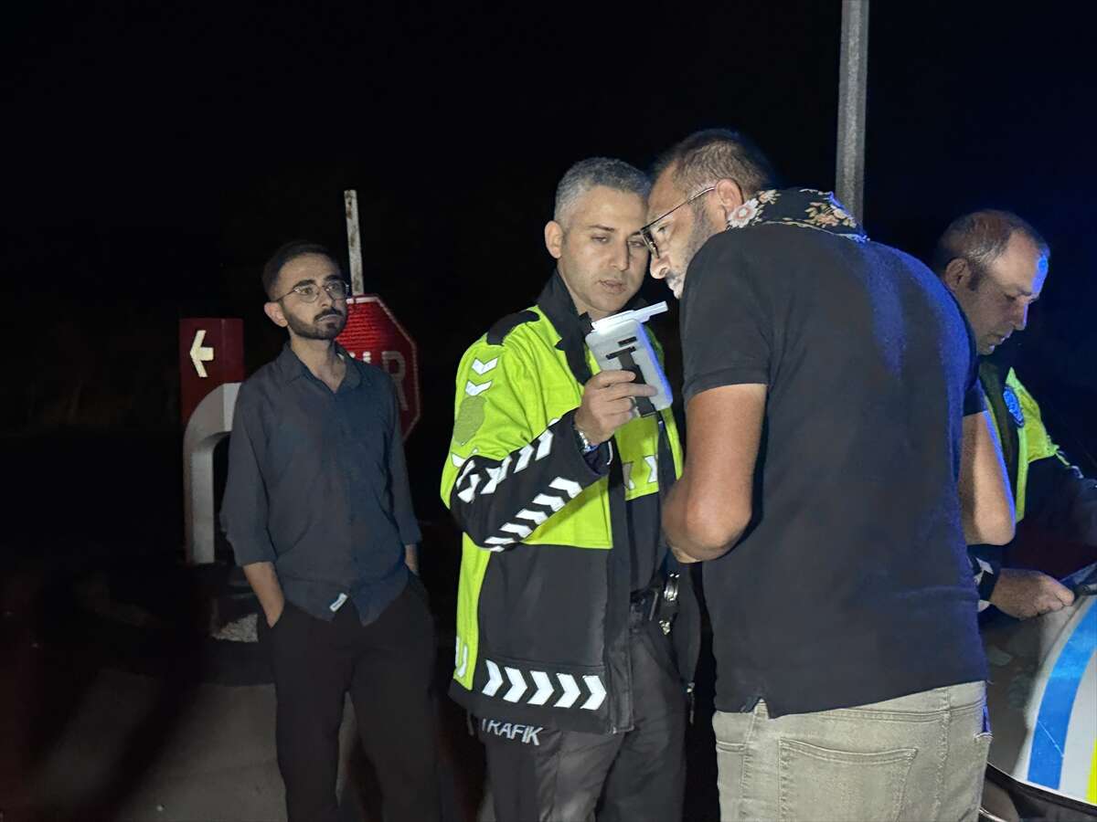 Takla atan otomobil Konya plakalı araca çarptı! Kazanın sebebini alkolmetre söyledi 11