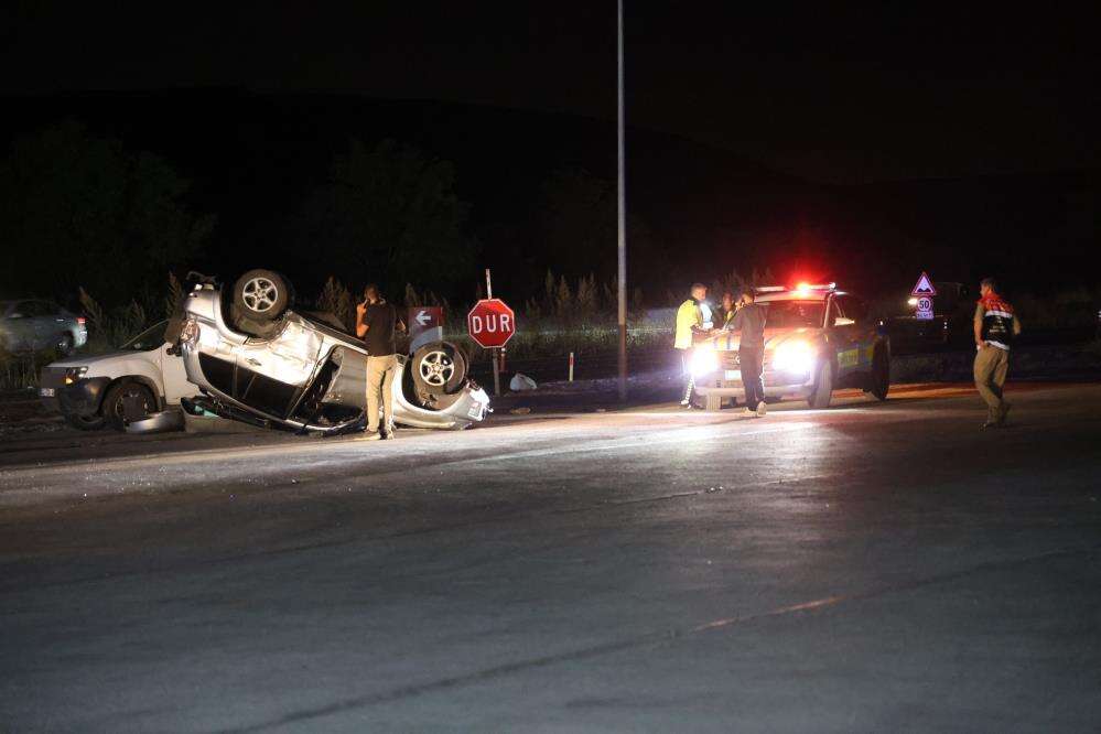 Takla atan otomobil Konya plakalı araca çarptı! Kazanın sebebini alkolmetre söyledi 5