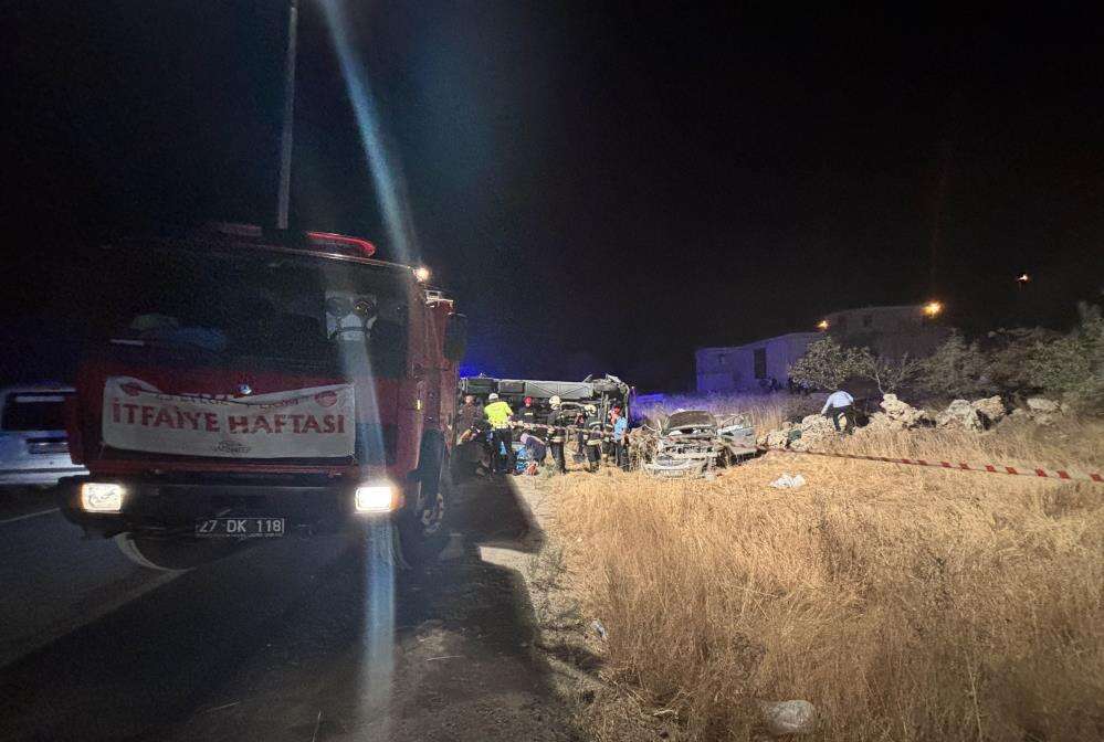 7 can kaybedilen kazanın görüntüleri ortaya çıktı! Otomobil karşı şeride geçti 18