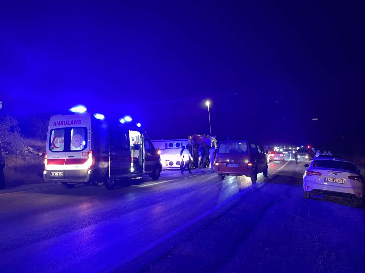 7 can kaybedilen kazanın görüntüleri ortaya çıktı! Otomobil karşı şeride geçti 4