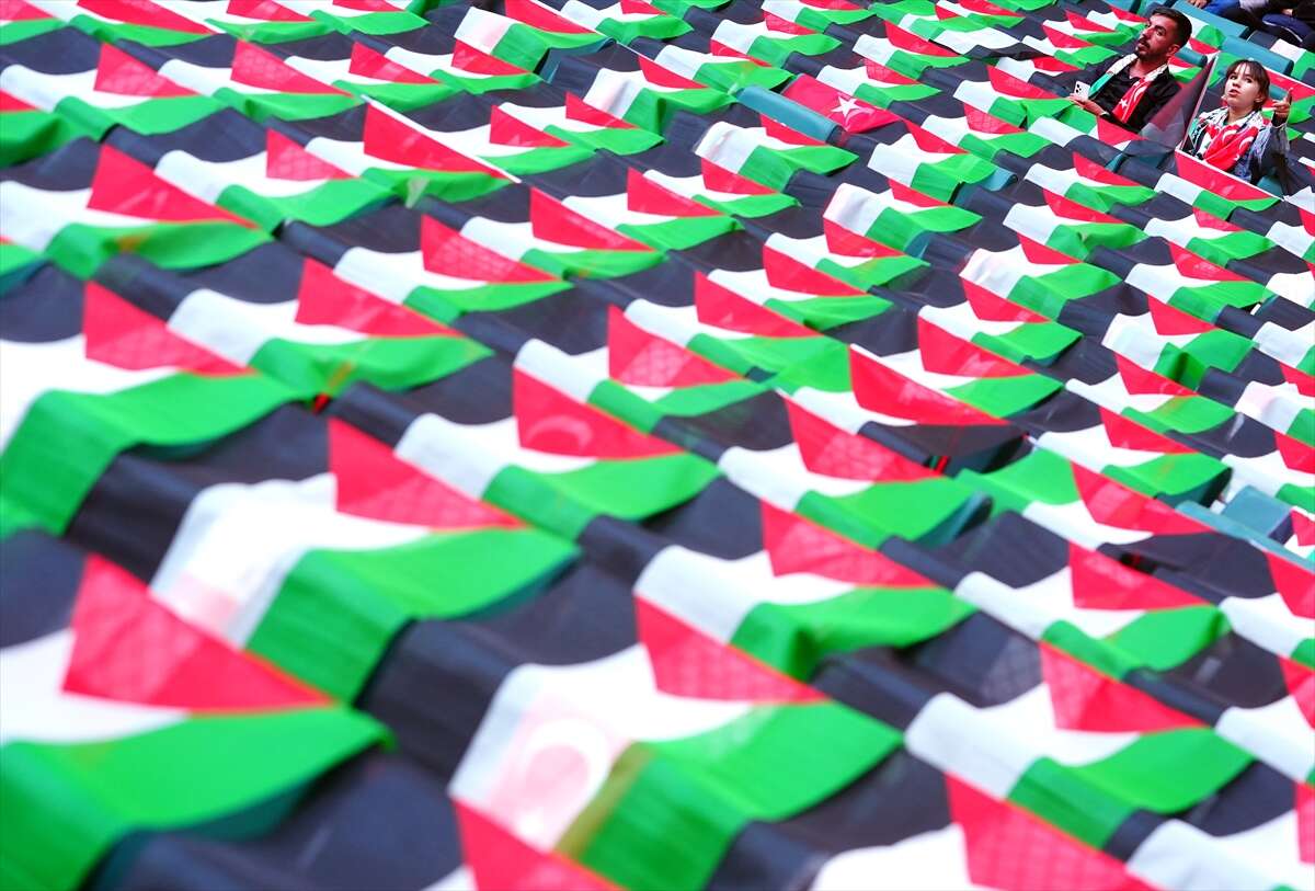 Konya’da tarihi gece! Kalpler Filistin için attı 20