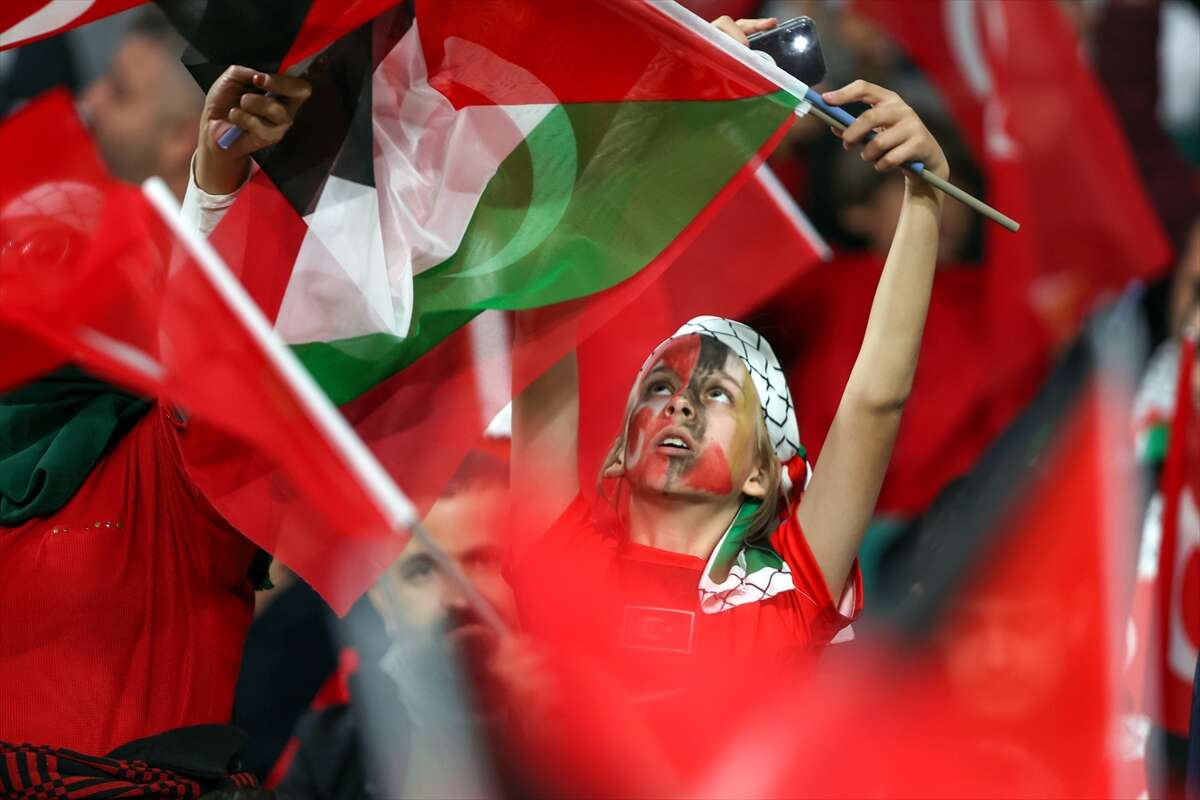 Konya’da tarihi gece! Kalpler Filistin için attı 51