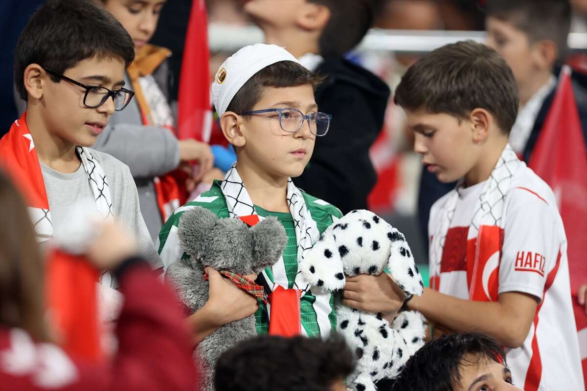 Konya’da tarihi gece! Kalpler Filistin için attı 50
