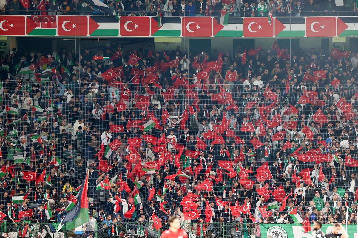 Konya’da tarihi gece! Kalpler Filistin için attı 53