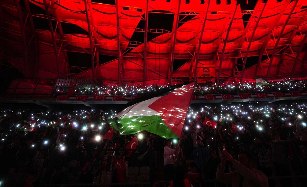 Konya’da tarihi gece! Kalpler Filistin için attı 80