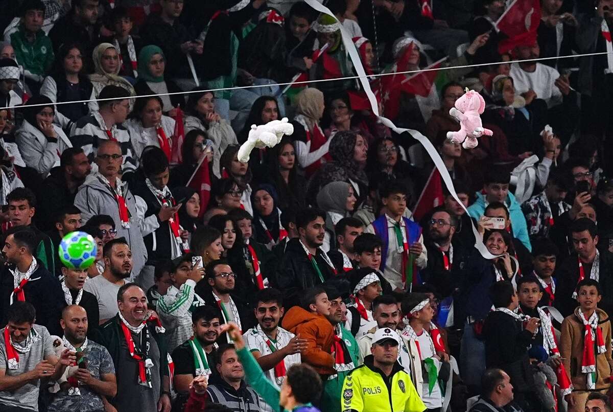 Konya’da tarihi gece! Kalpler Filistin için attı 72