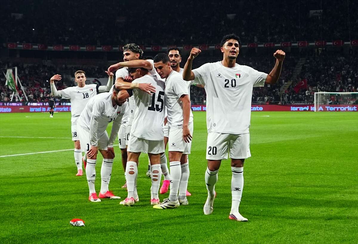 Konya’da tarihi gece! Kalpler Filistin için attı 88
