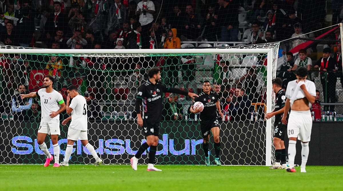 Konya’da tarihi gece! Kalpler Filistin için attı 86