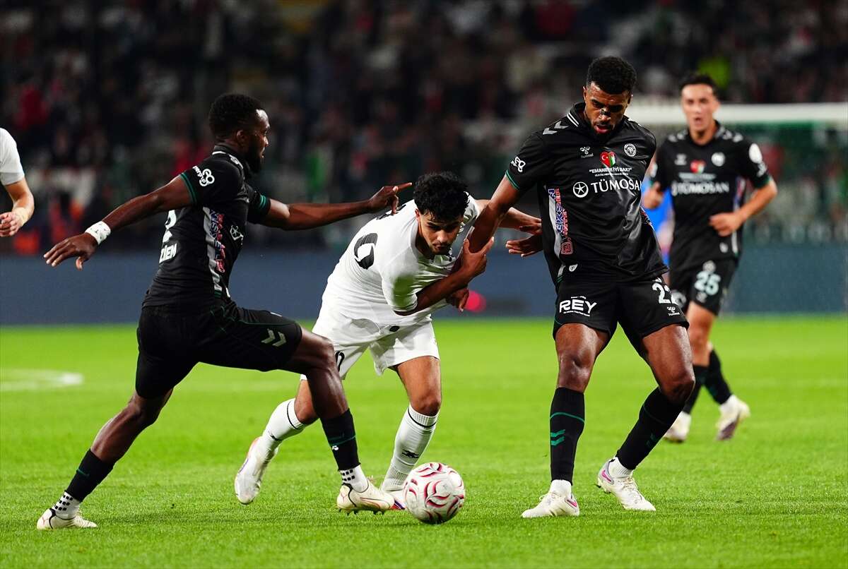Konya’da tarihi gece! Kalpler Filistin için attı 79