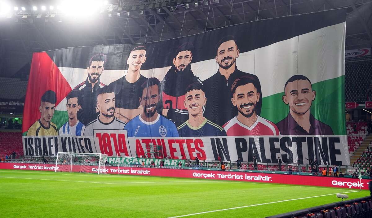 Konya’da tarihi gece! Kalpler Filistin için attı 105