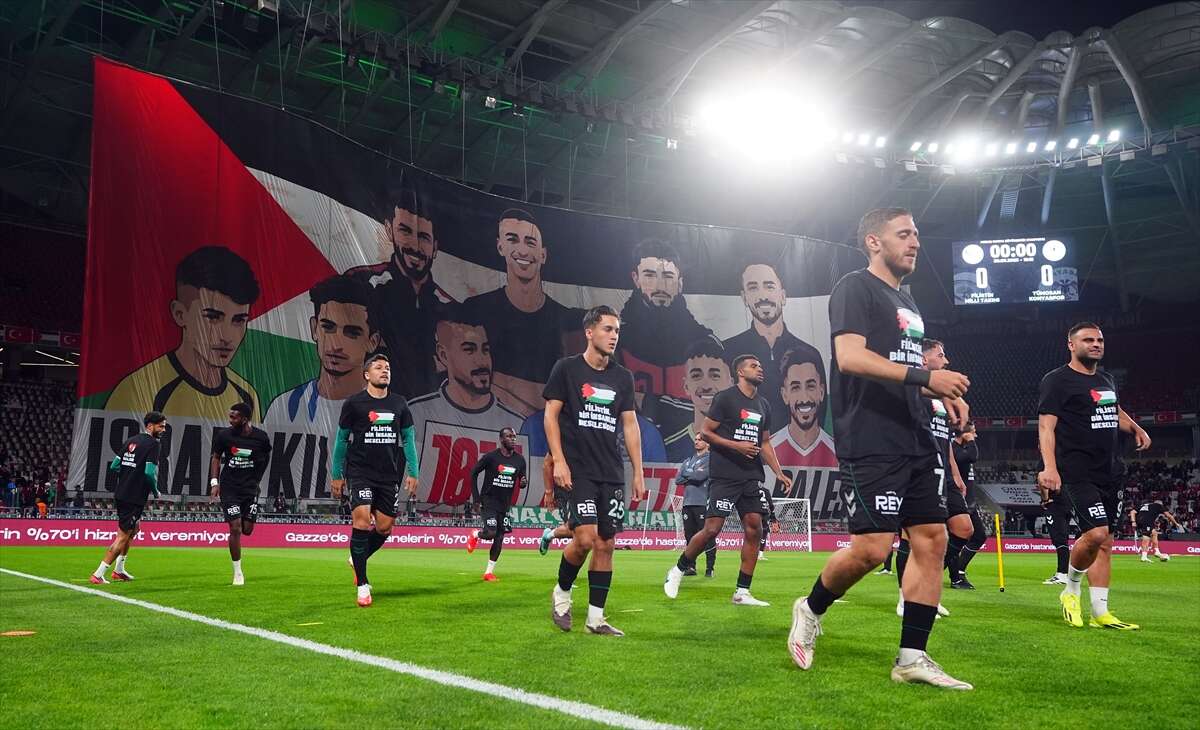 Konya’da tarihi gece! Kalpler Filistin için attı 133