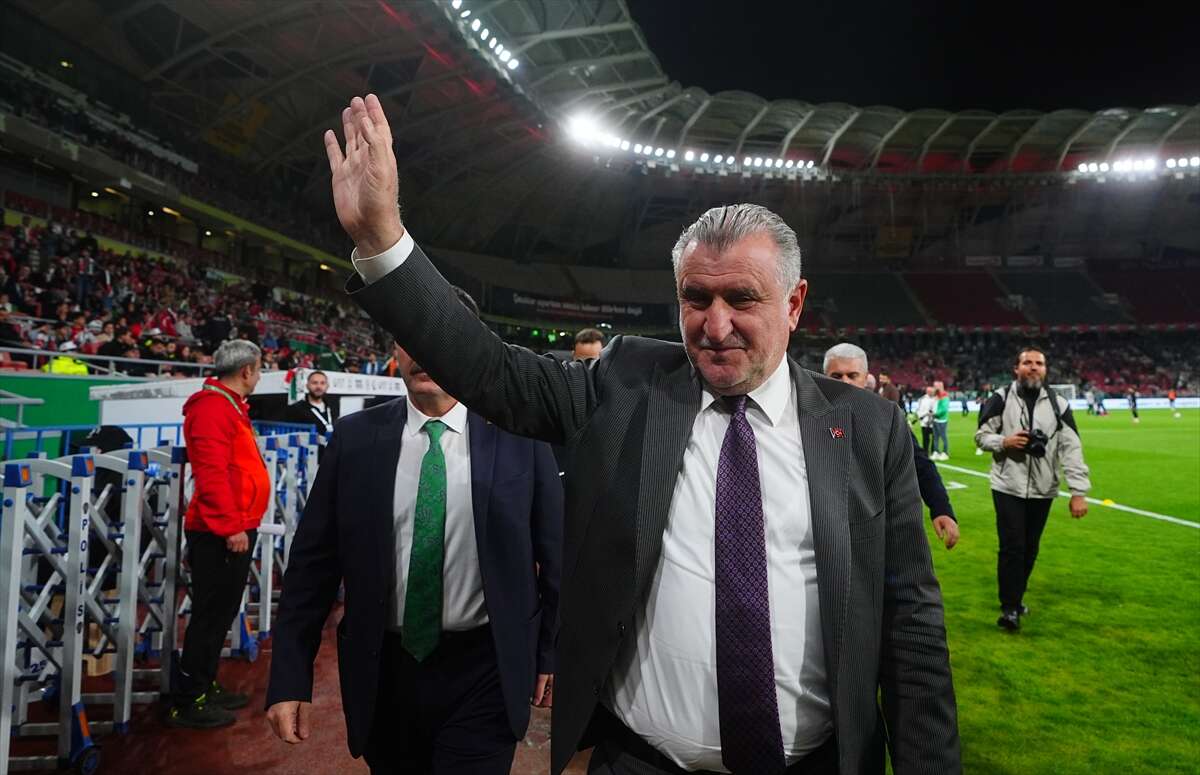 Konya’da tarihi gece! Kalpler Filistin için attı 135