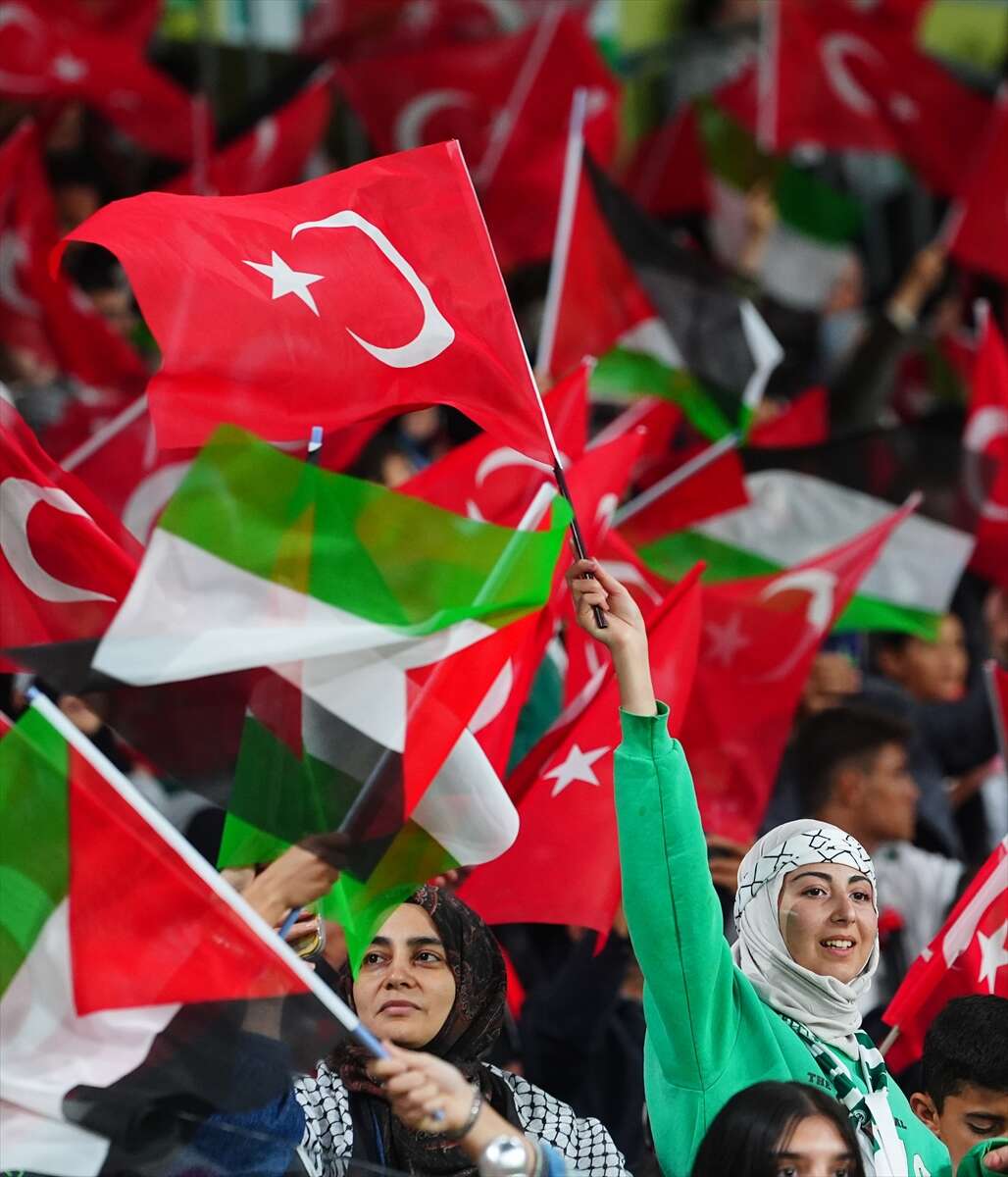 Konya’da tarihi gece! Kalpler Filistin için attı 131