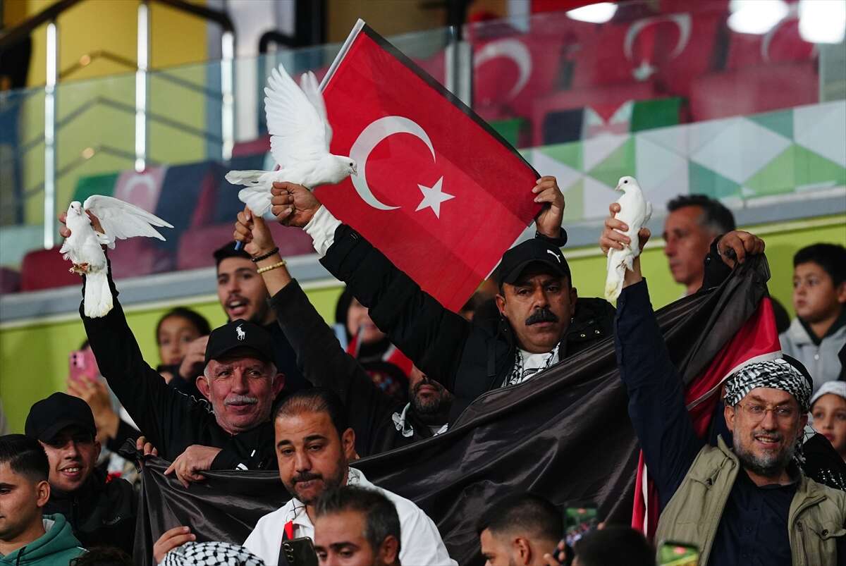 Konya’da tarihi gece! Kalpler Filistin için attı 122