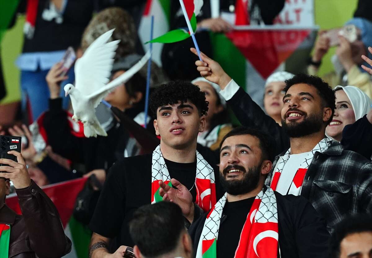 Konya’da tarihi gece! Kalpler Filistin için attı 118